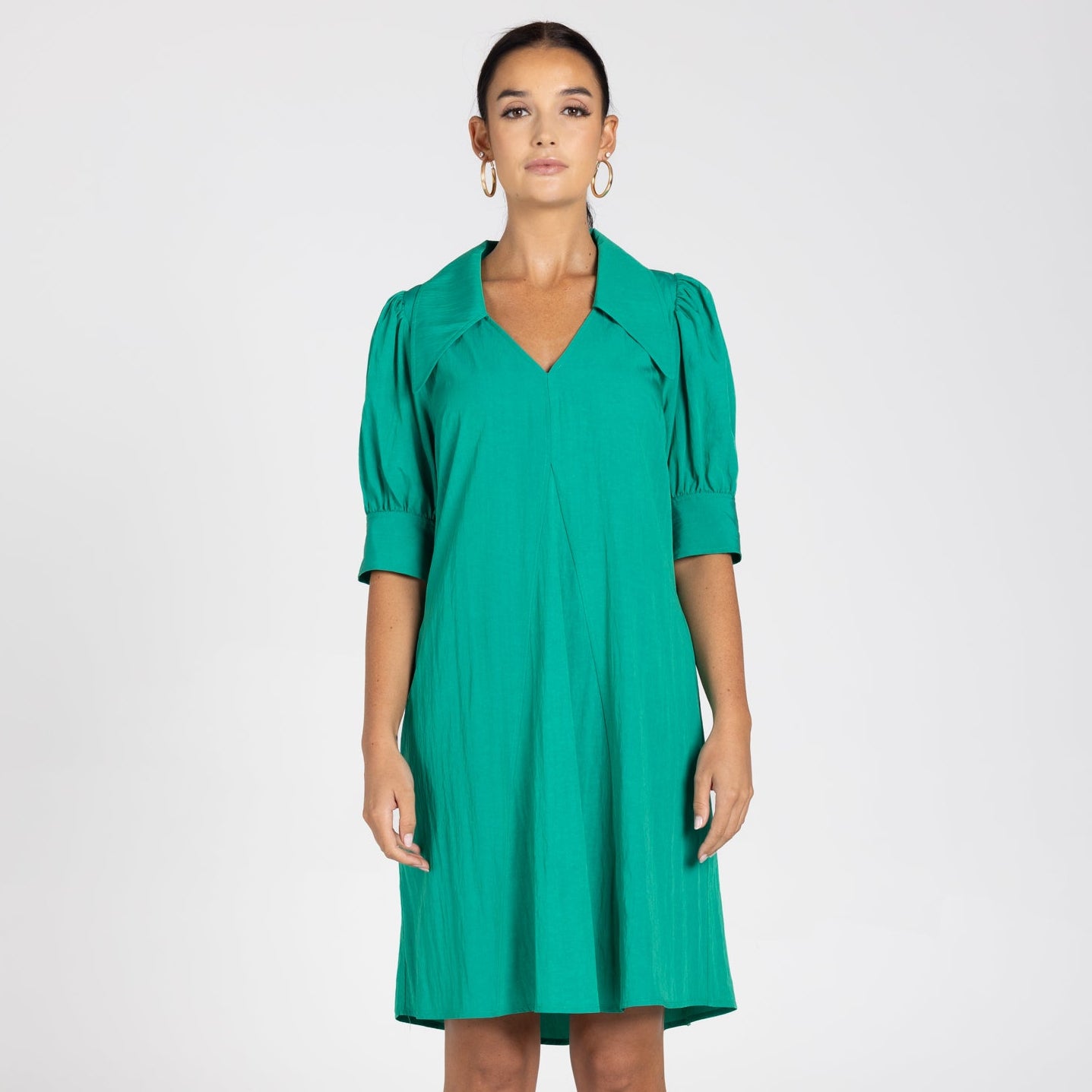 V-Neck dress with collar by Two T's