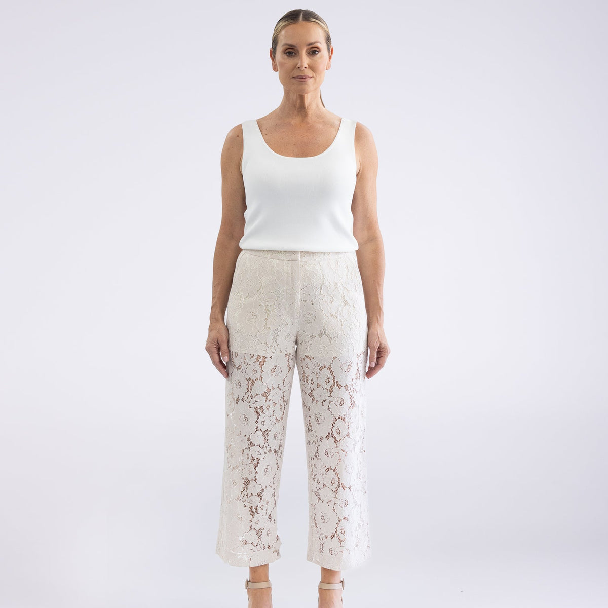 Lace pant by Two T's - Straw