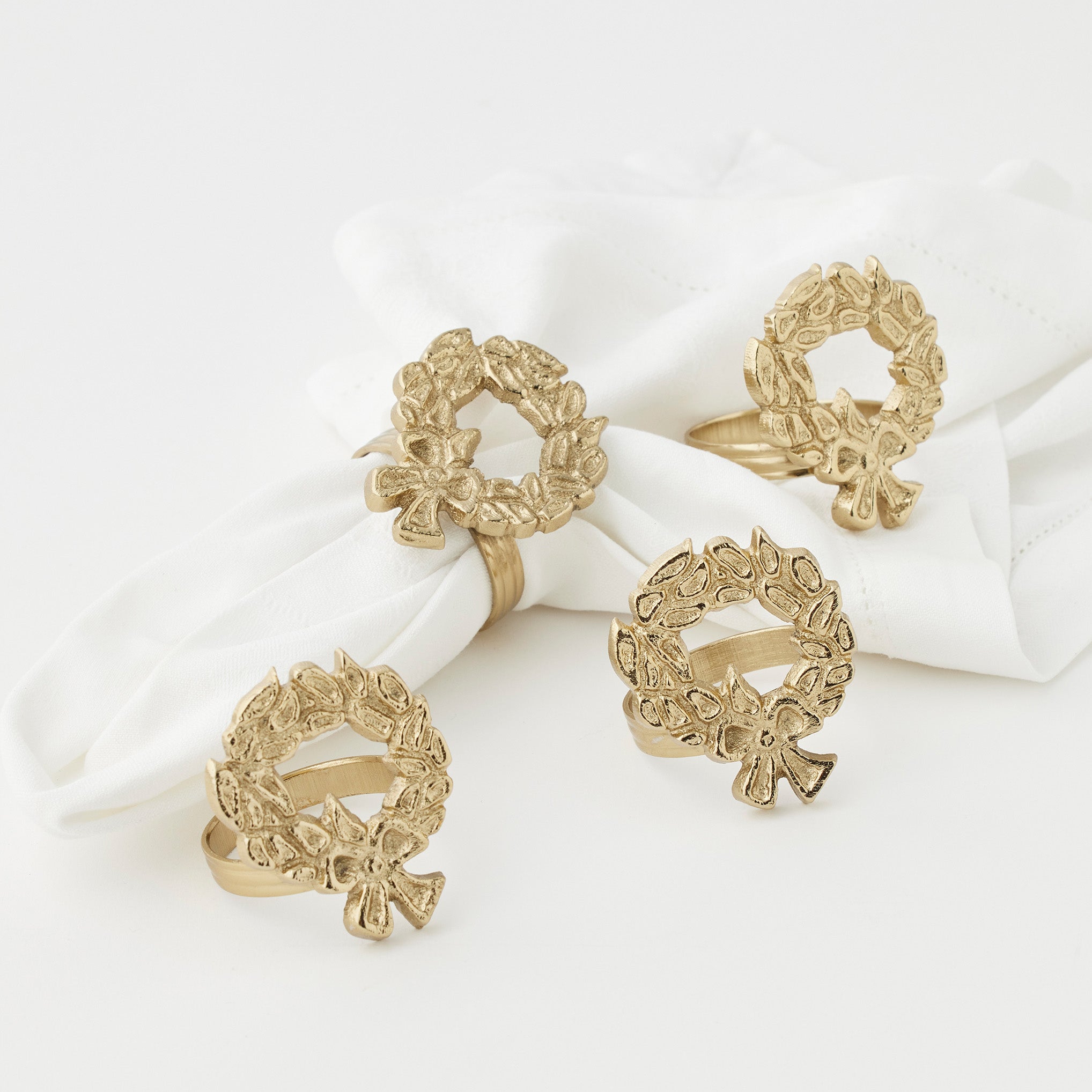 Holiday Garland Napkin Rings s/4 by Pilbeam Living