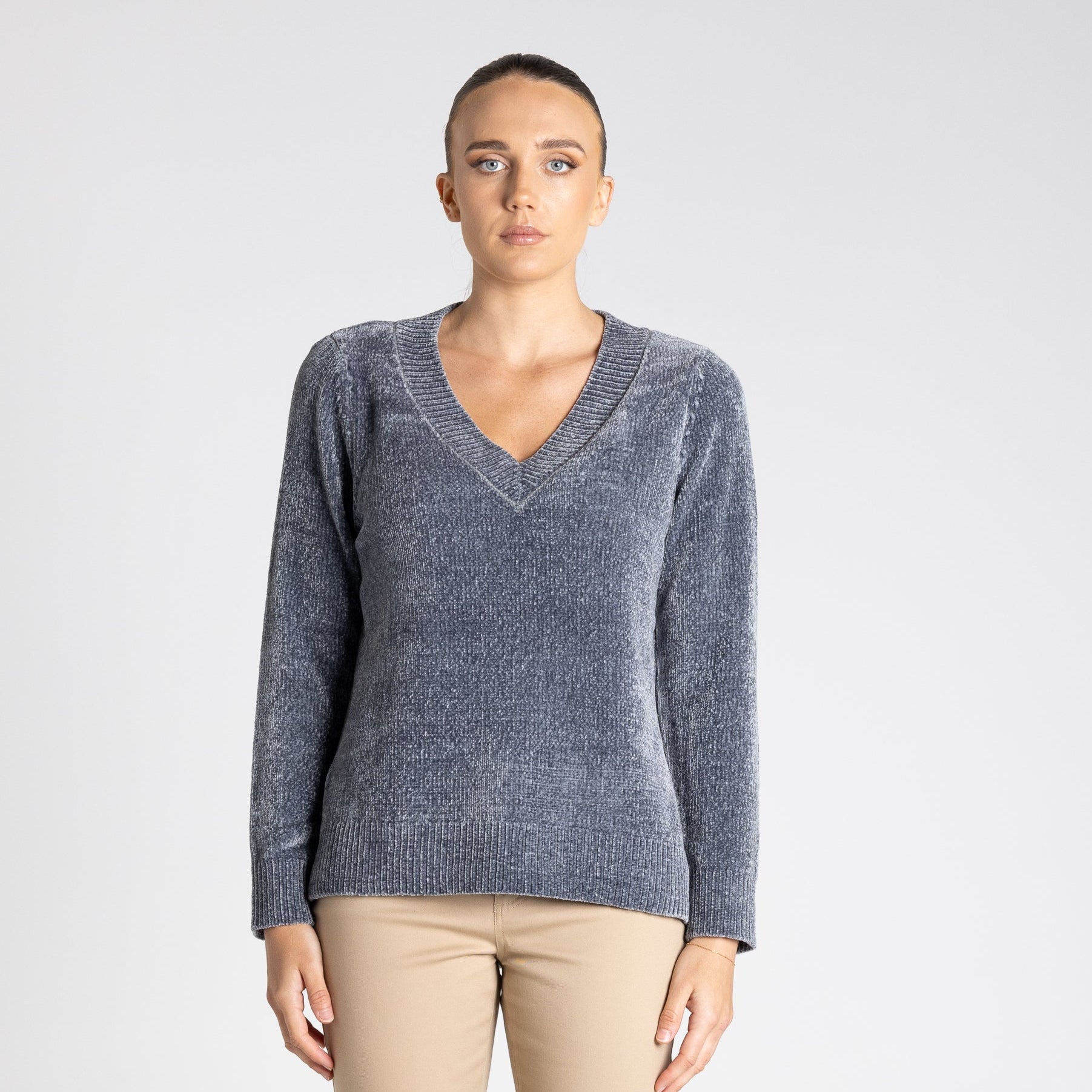Chenille knit V-neck by Two t's