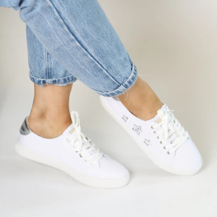 Canvas sneaker by LaVish - White with silver star