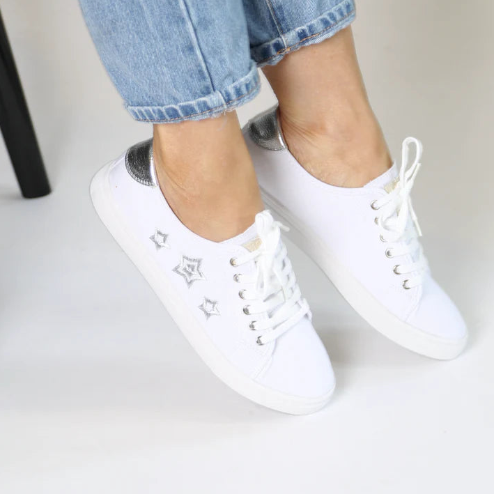 Canvas sneaker by LaVish - White with silver star