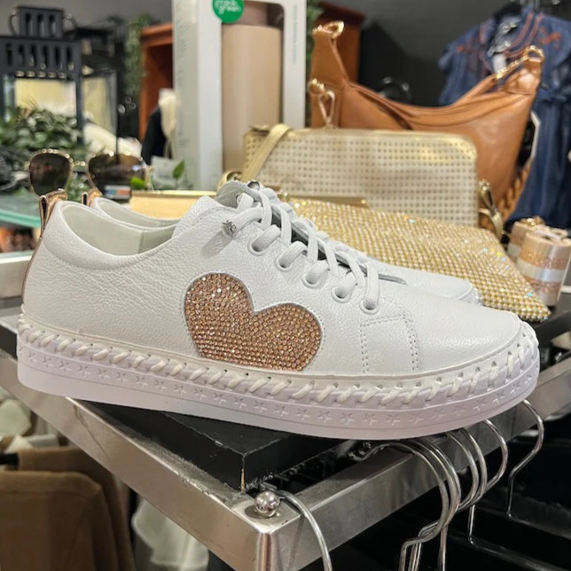 White leather sneaker by LaVish - Gold Heart