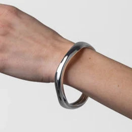 Leni bangle by Liberte