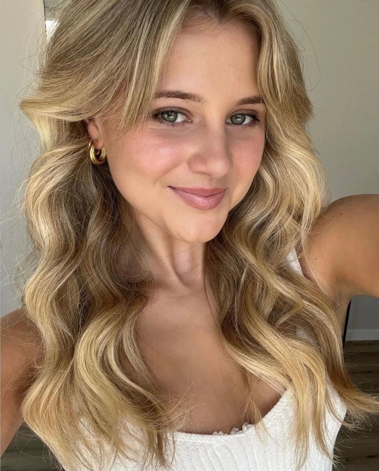 Paris Hoop earring by Zafino- Gold