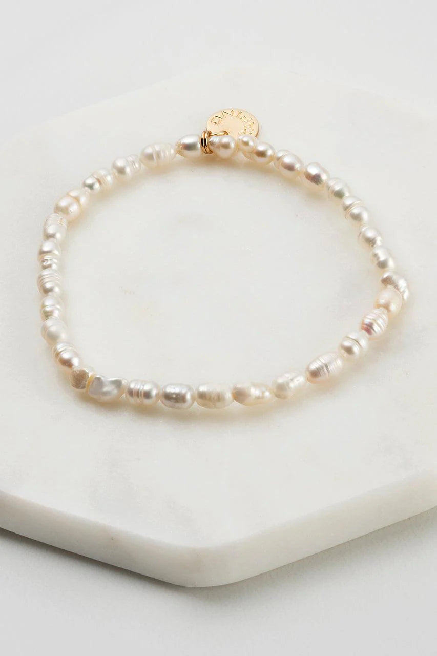 Pearl bracelet by Zafino