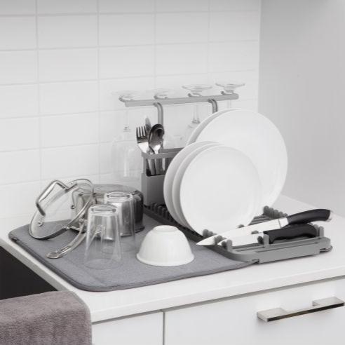Udry dish rack with dry mat by Umbra
