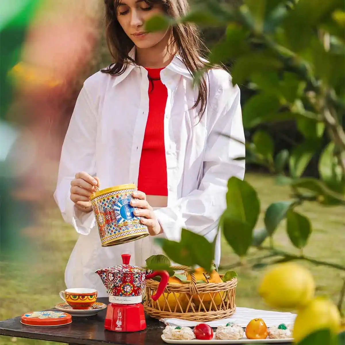 Dolce & Gabanna tin with irresistable Perfetto Moka by Bialetti